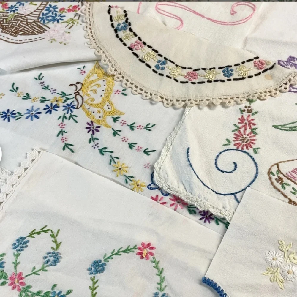 Vintage Embroidered Linens & Lace Mystery Grab Bag 🌸 Large Box 🍄 14-20 Pieces